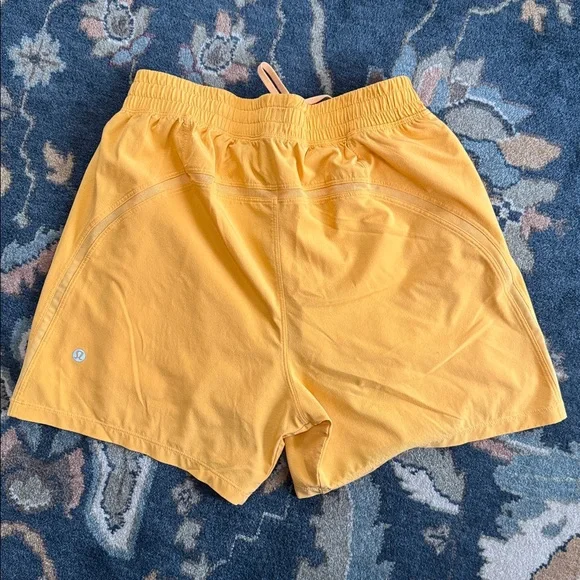 Lululemon Pacebreaker 5in lined short sz S - Picture 2 of 3